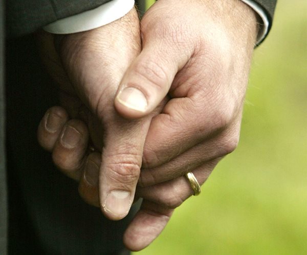 Attorney General: Uphold Gay Anti-discrimination Decision