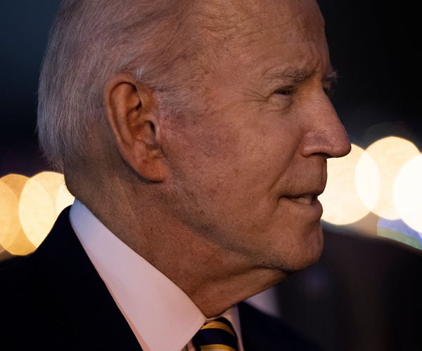 White House: DOJ Will Defend Government's Authority to Promote Vaccine Requirement