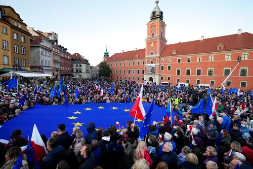 Poles Rally to Defend the EU Membership They Fear Losing