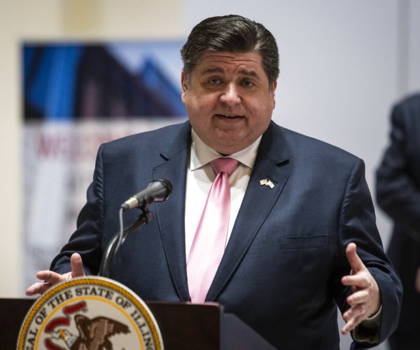 Illinois Governor Signs Voter Access Plan That Moves Primary