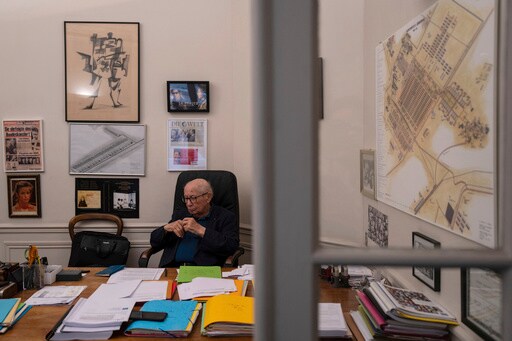 Renowned Nazi Hunter in France Advises Jews to Choose Far Right over Far Left in Elections