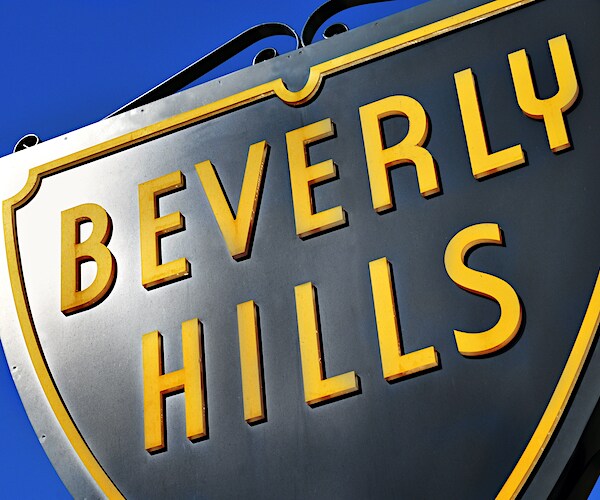 a beverly hills city sign in los angeles