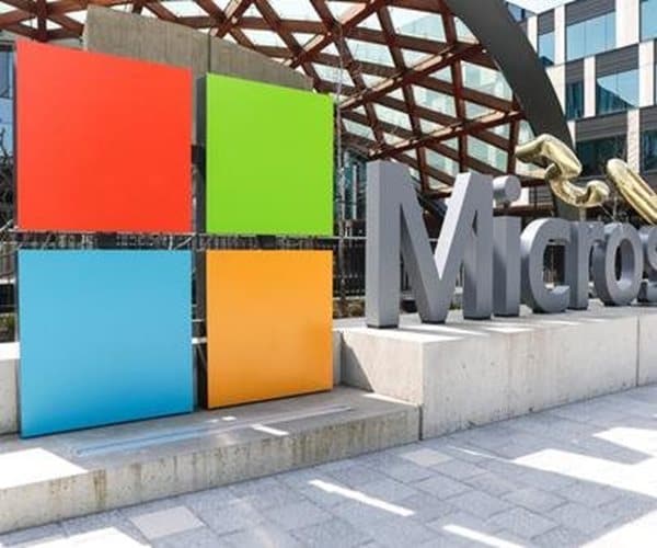 Meta Slashes 8,000 Jobs