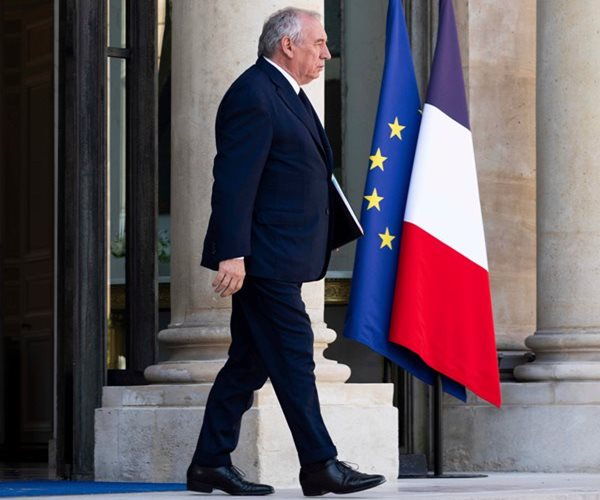 France's Finance Minister Warns of Possible Bailout