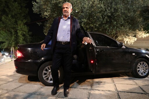 Iranian Presidential Candidates Accuse Each Other of Having No Plan or Experience Ahead of Runoff