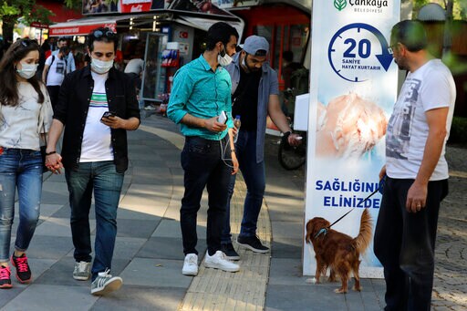 Turkey Sees Rise in Daily Coronavirus Cases Following Easing