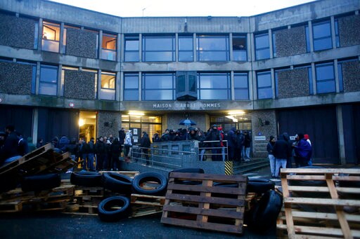 Guards Block French Prisons as Assault Protest Enters Week 2