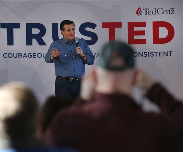 Cruz Embraces Supporters on GOP's Right 