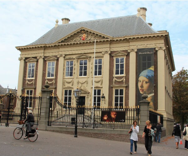 Not Just for Art Lovers, All Will Appreciate 'The Last Vermeer'