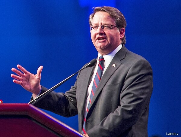 Michigan Senate Race: Rep. Peters Leads Because of Support From Women