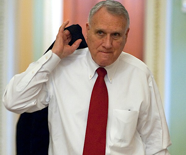 Ex-Sen. Kyl to Succeed McCain After Widow Signals Disinterest