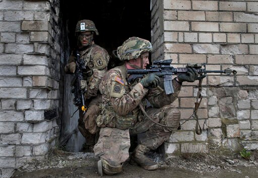 German FM Warns against 'saber-rattling' toward Russia