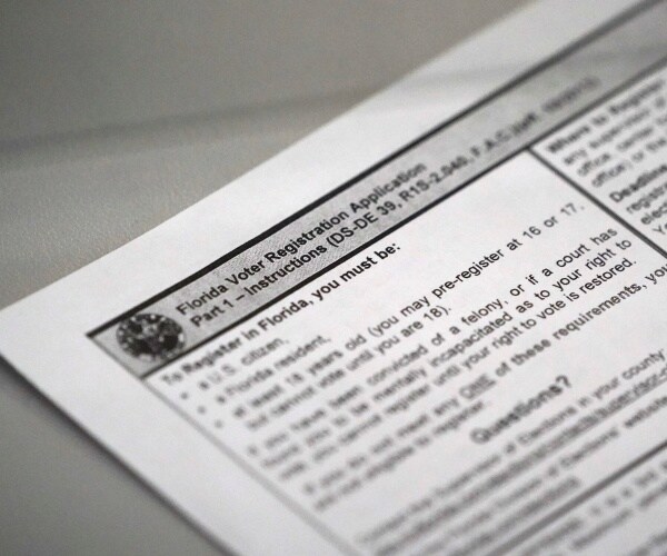 GOP Closes Voter Registration Gap in Florida, Pennsylvania, North Carolina
