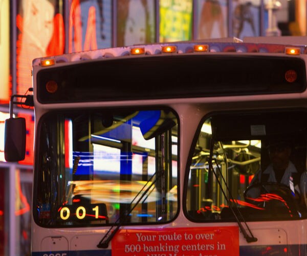 Uber, Lyft Want to Replace Public Buses in Metropolitan Areas