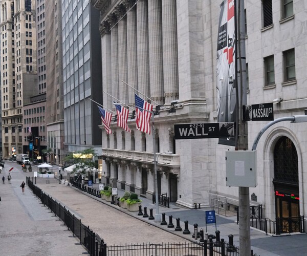the scene outside the new york stock exchange