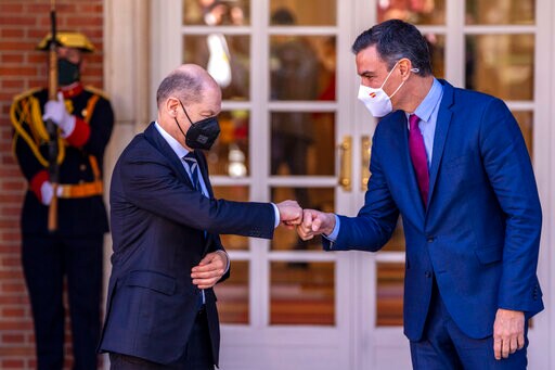 Leaders of Germany, Spain Meet to Align Progressive Agendas