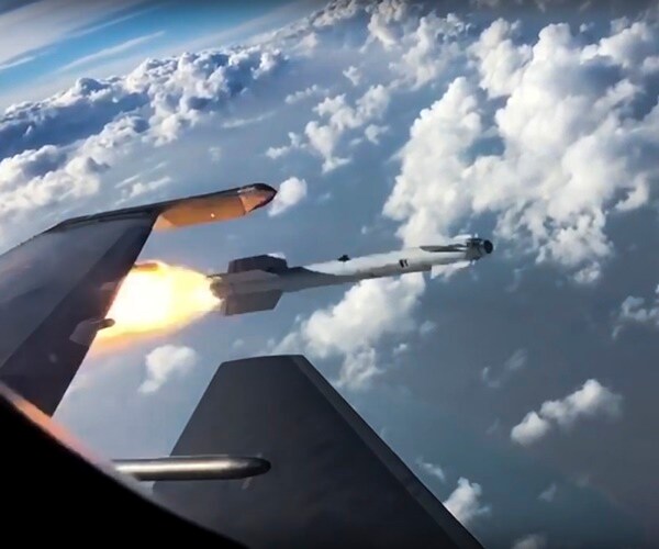 Russia's Putin Oversees Test of Hypersonic Weapon