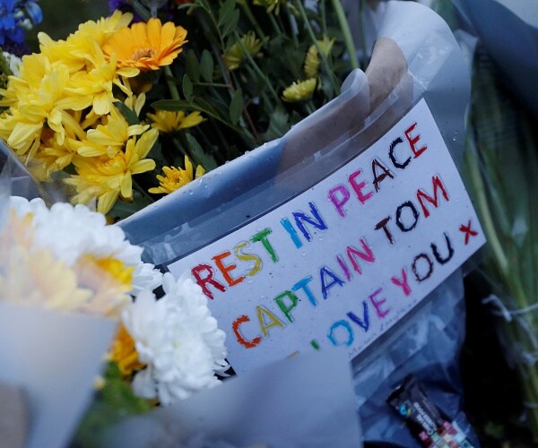 flower tribute for tom moore