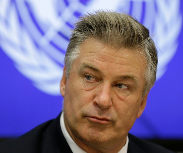 Trump Impressionist Baldwin Signs Up to Stump for Dems