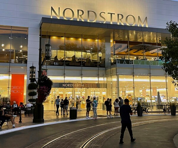 Retailers Lose Love for Asia: Snarled Supply Chains Force Manufacturing Exodus to Balkans, LatAm