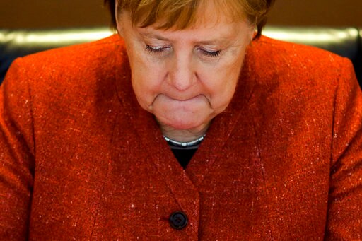 Former Merkel Rival Hints at Interest in German Govt Job