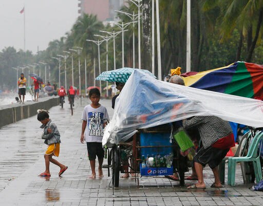 Typhoon Leaves 2 Dead, Strands Thousands in Philippines