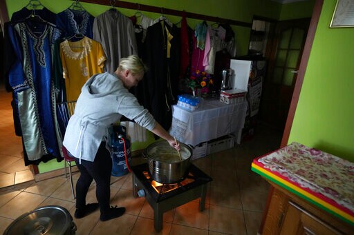 Polish Muslim Leader Helps Feed Migrants and Soldiers