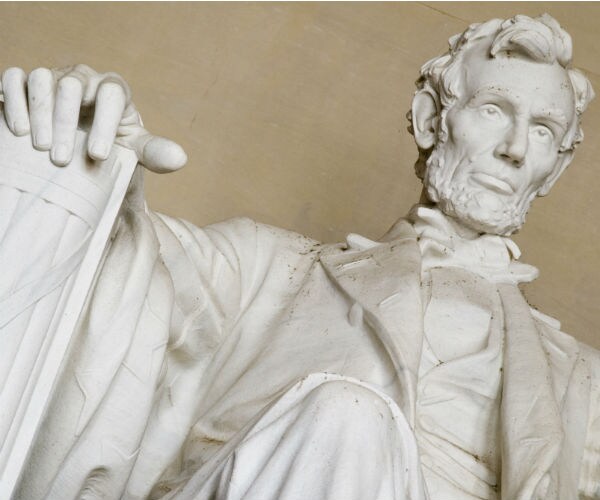 the lincoln memorial in washington dc 
