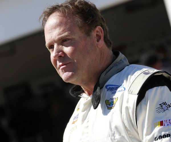 Mike Wallace Attacked After Concert, Gruesome Photos Shared on Facebook