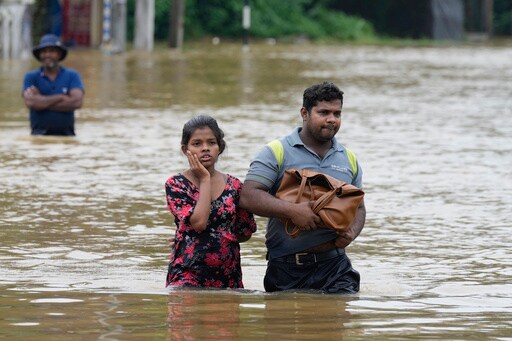 Sri Lanka Closes Schools as Floods and Mudslides Leave 10 Dead and 6 Others Missing
