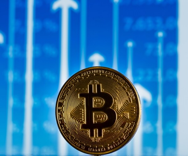 Bitcoin Retreats as Another Cryptocurrency Offshoot Appears 