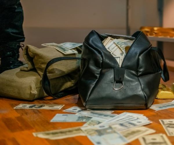 Robbers Escape with Hostages Atop Cars in Brazil Bank Heist