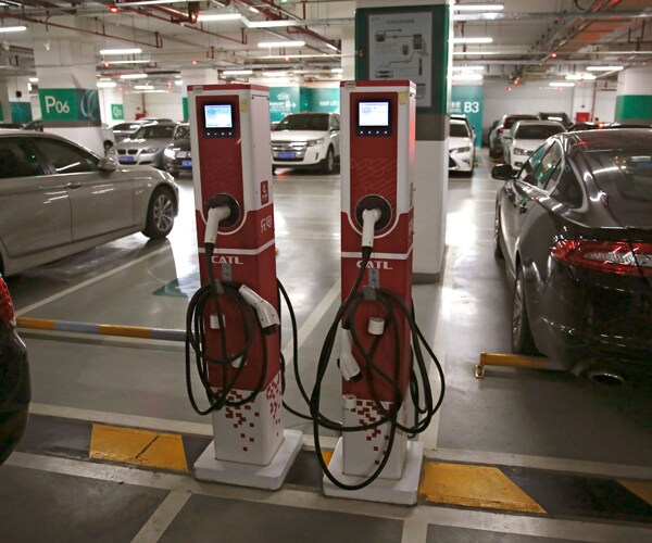 China to Ban Fossil Fuel Vehicles