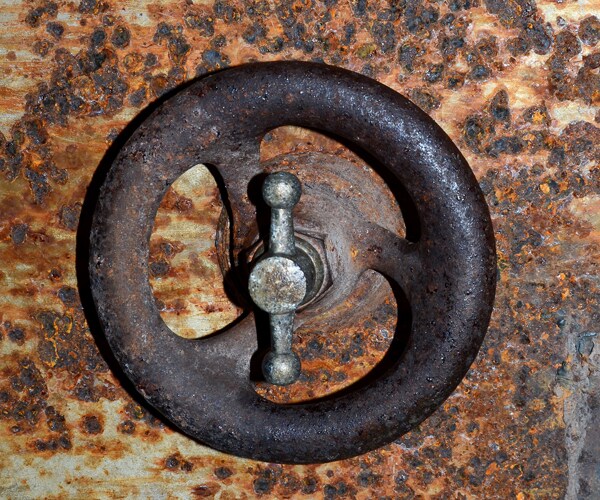 Couple Finds Safe Full of Loot From 2011 Burglary at Neighbors'