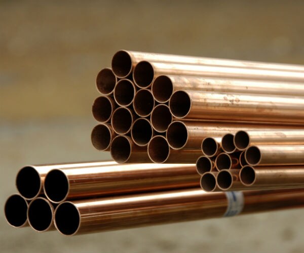 Hedge Funds Bail on Copper as Goldman Sees 'Supply Storm'