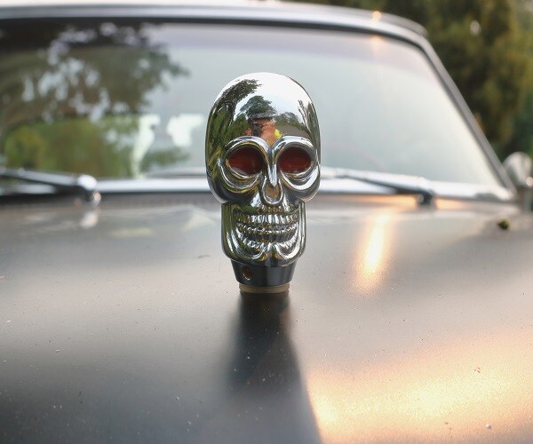 Woman Hits 70 on Interstate as Ex-Boyfriend Clings to Hood