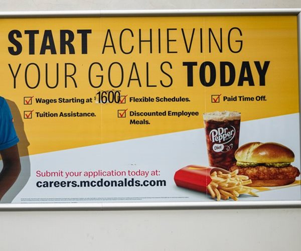 Unemployment Claims Decline as Layoffs Remain Low