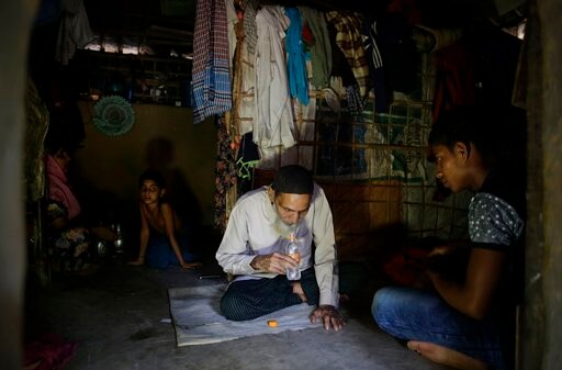Rohingya Fearful of Doctors Keep Faith Healers in Business