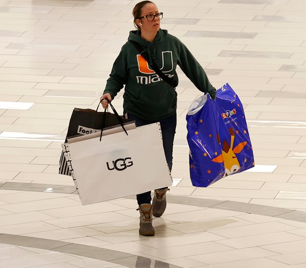 US Consumer Confidence Tumbles