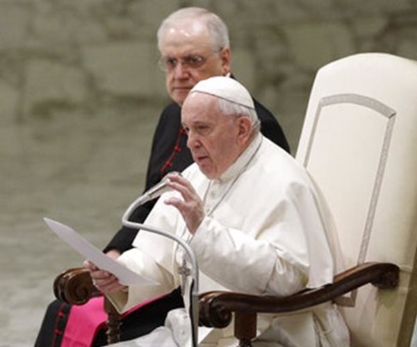 Pope Avoids Question of Married Priests in Amazon Document