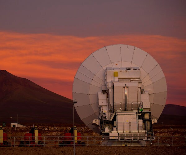 Ancient 'Monster Galaxy' Viewed in Detail