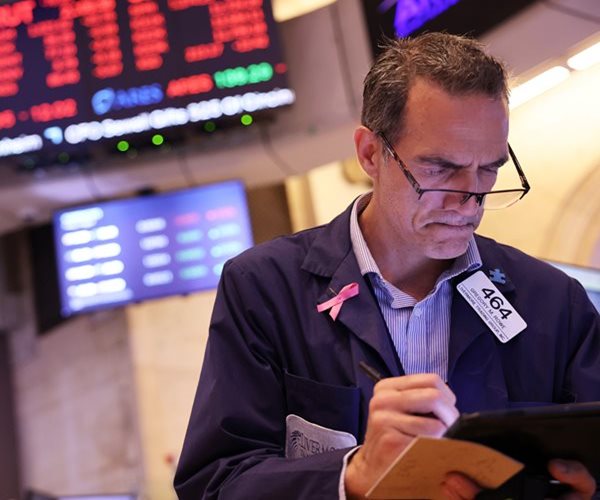 Equity Funds Rebound With Strongest Inflows in 4 Months