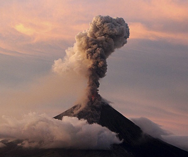 Dinosaur-Killing Space Rock May Have Triggered Sea Volcanoes