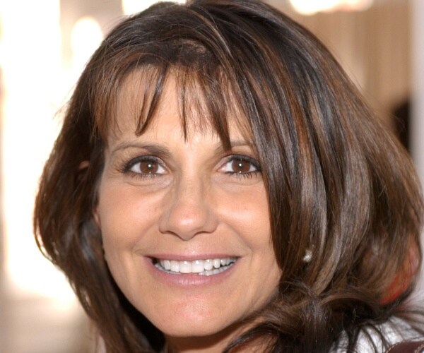 lynne spears arrives at fashion show