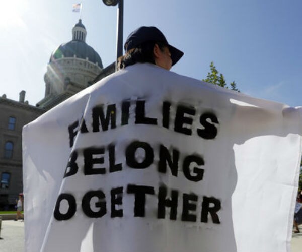 Tech Issues Plague US Web Portal Tracking Separated Children