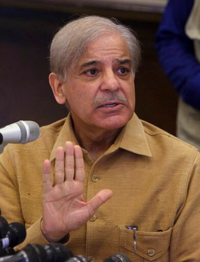 Pakistan's Anti-graft Body Arrests Opposition Leader