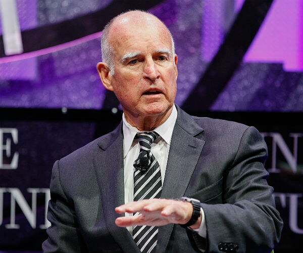 California's $15/Hour Wage Could Help Workers, Cost Jobs