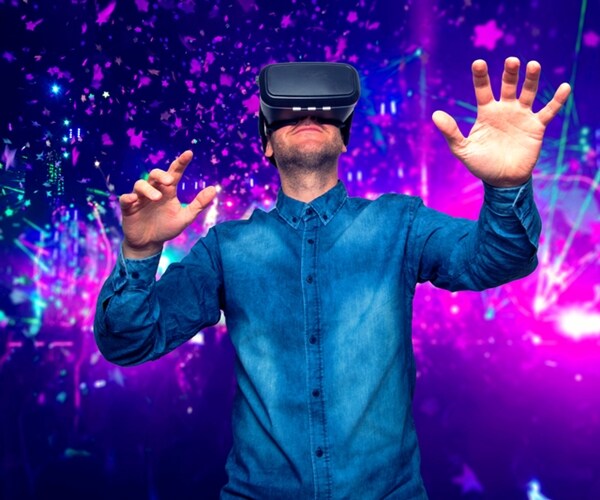 How Blockchain and VR Are Changing the Live Entertainment Industry