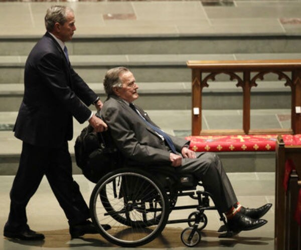 Sports Stars, Dignitaries Arrive to Barbara Bush Funeral