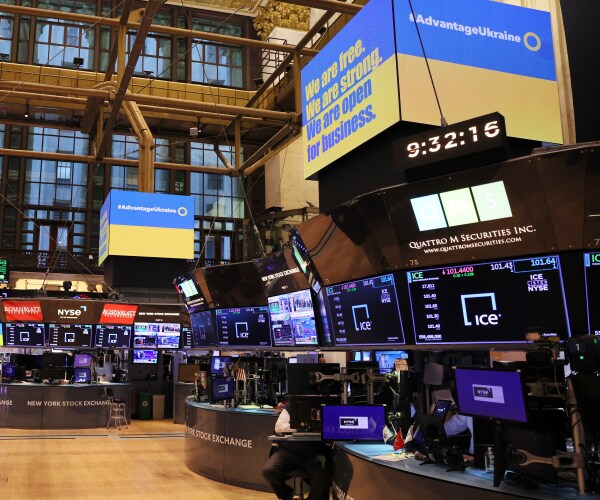 Stocks Drift Lower, Extending Losses Into 4th Straight Week